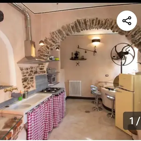 Il Vecchio Frantoio Di Gardan Con Piscina Lägenhet *