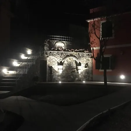 Lägenhet Il Vecchio Frantoio Di Gardan Con Piscina Vignana